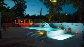 Oliveyard Stone Built House- with pool non chlorin